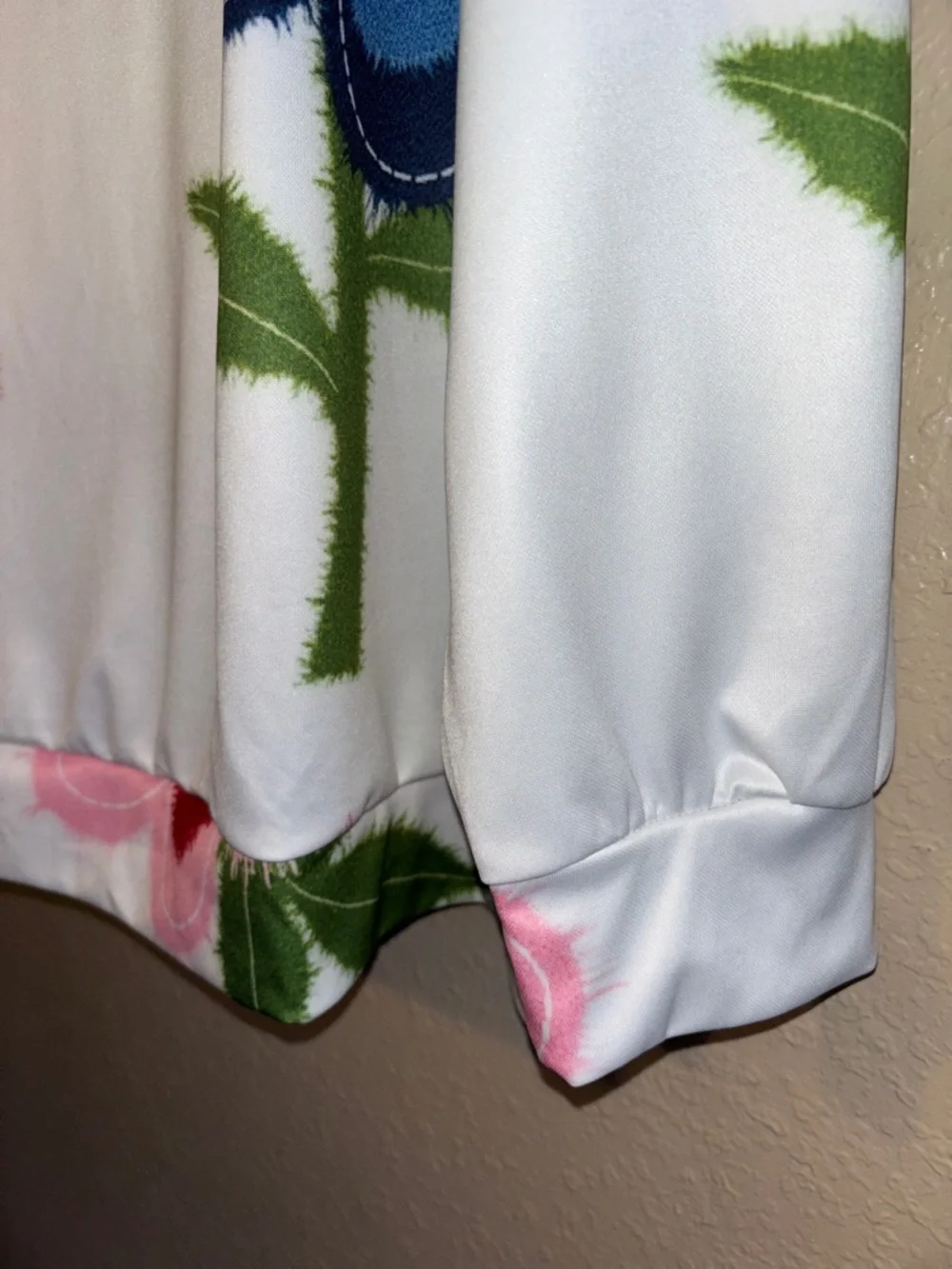 NWT Emery Rose floral print sweatshirt, often marketed as a mid-mod or bohemian - Picture 5 of 11